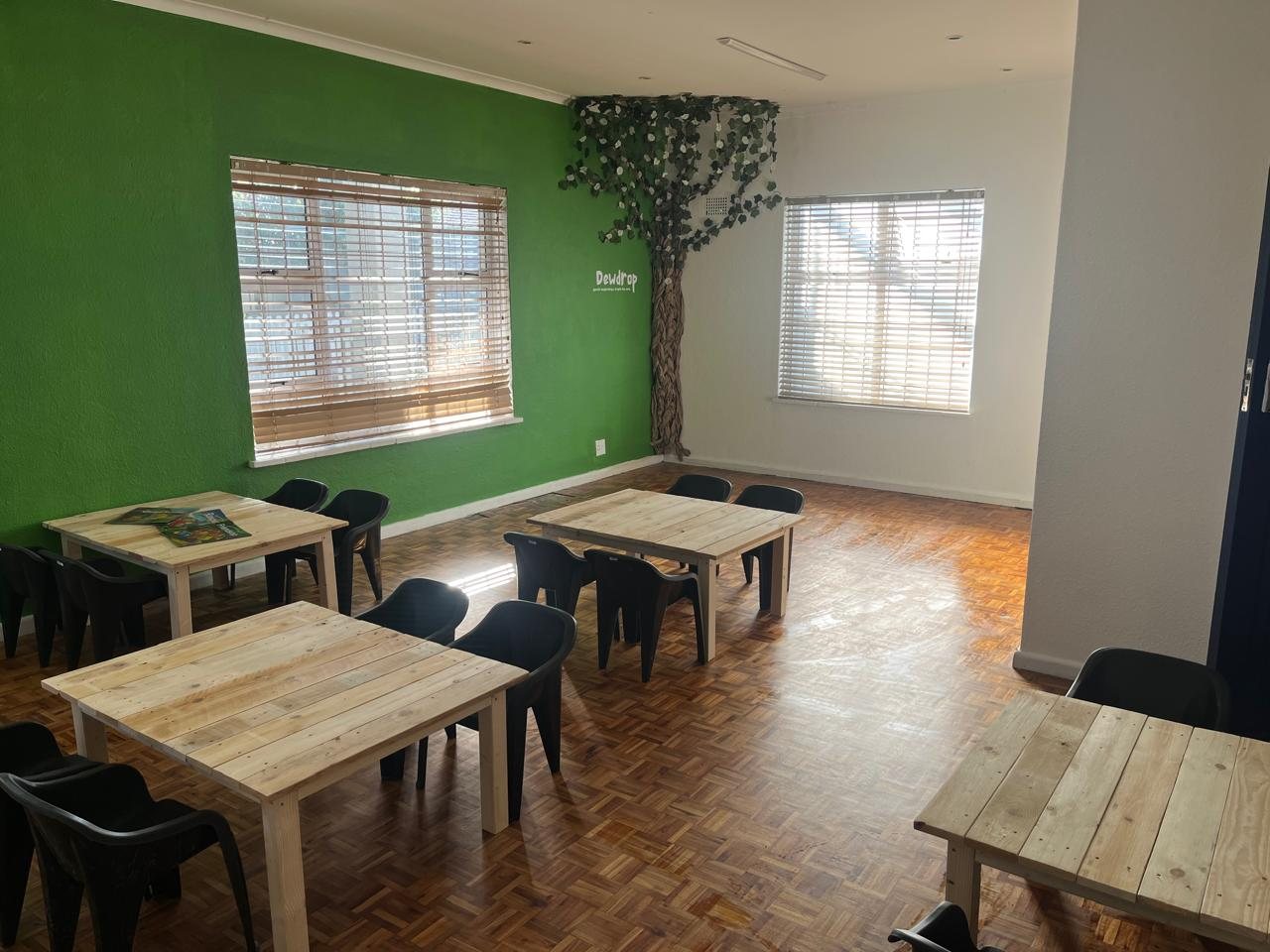 A bright Dewdrop classroom